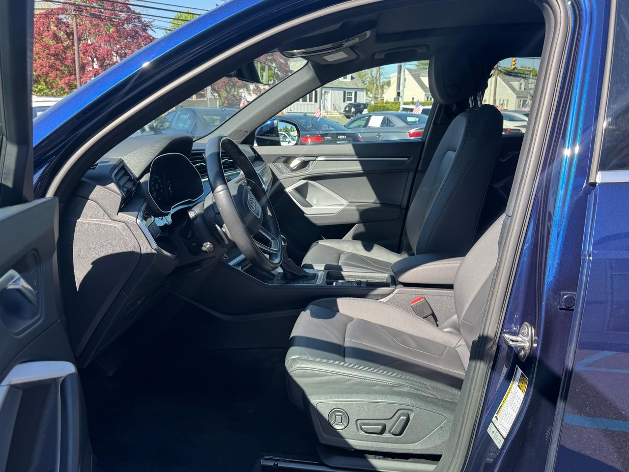 Audi Q3 S line Premium 45 TFSI quattro 2024