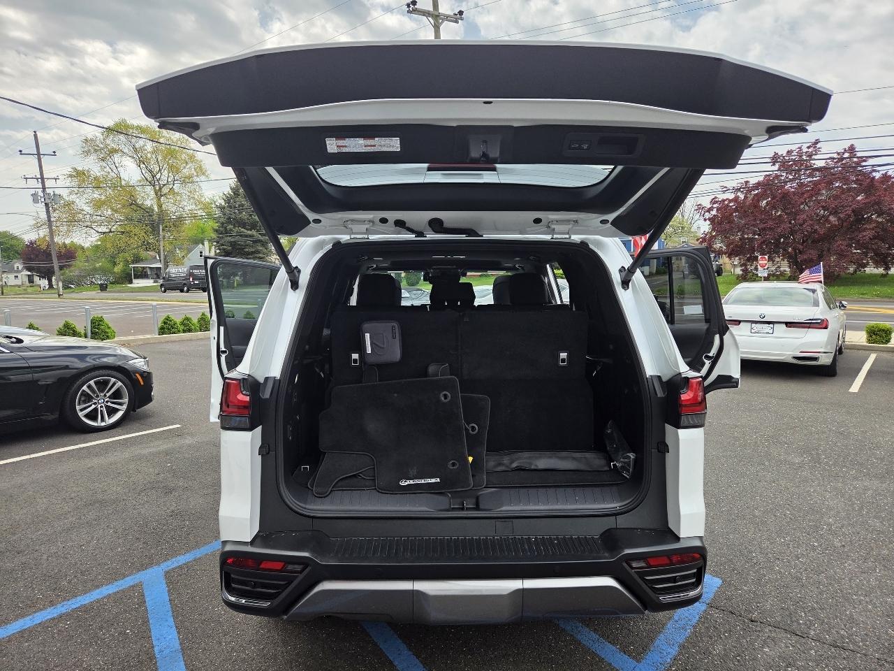 Lexus LX LX 600 Premium 4WD 2024