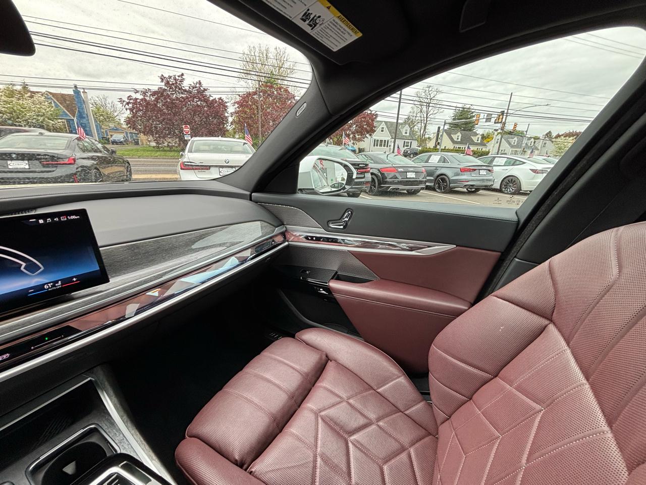 BMW 7 Series  2023
