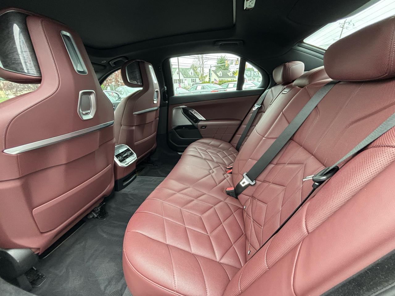 BMW 7 Series  2023