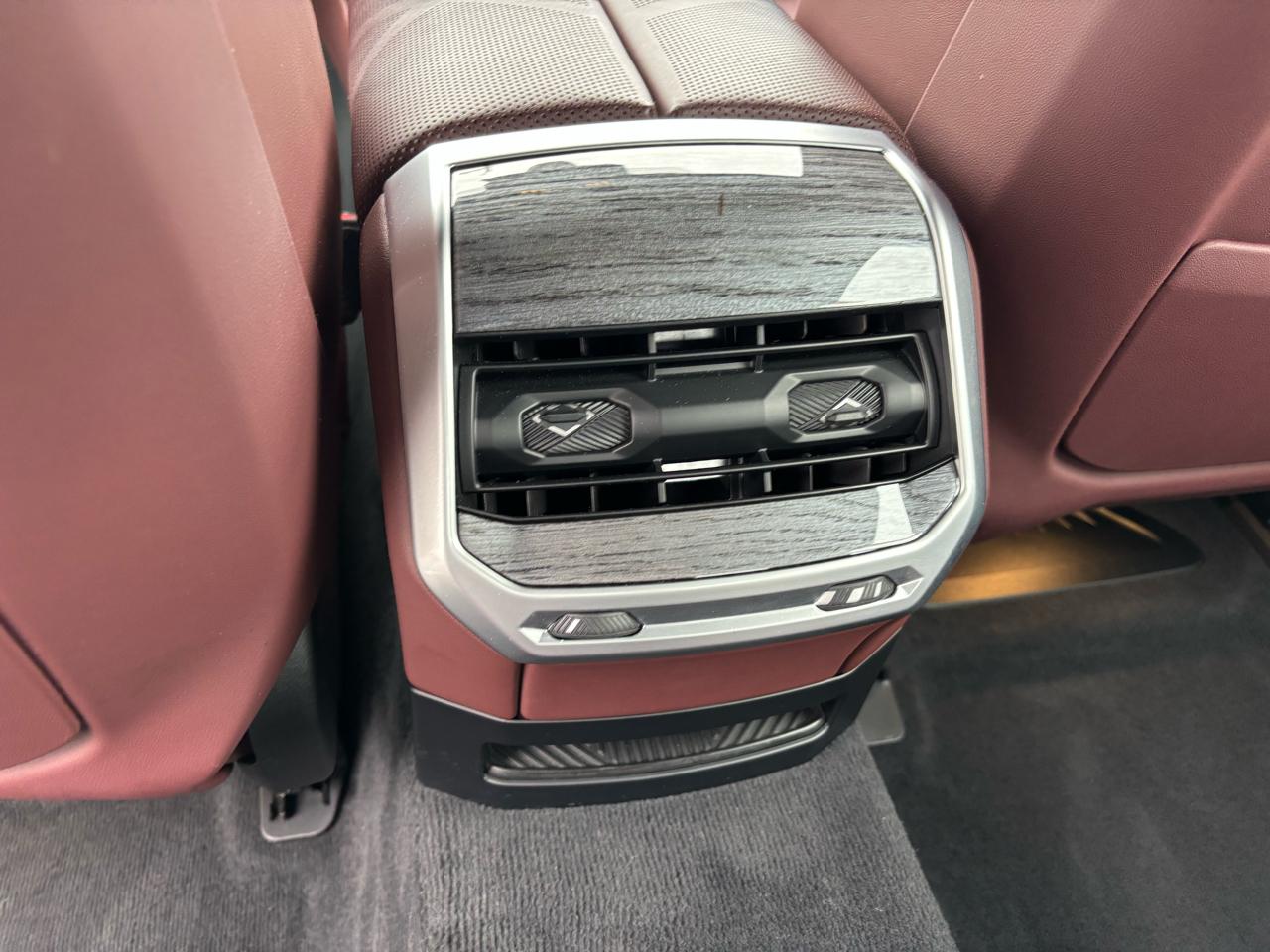 BMW 7 Series  2023