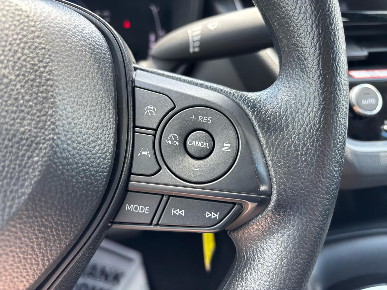 Toyota Corolla LE CVT (Natl) 2026