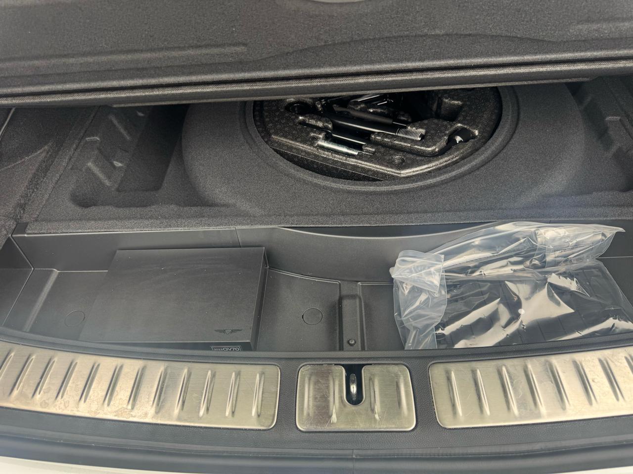 Genesis GV70 2.5T Select AWD 2023
