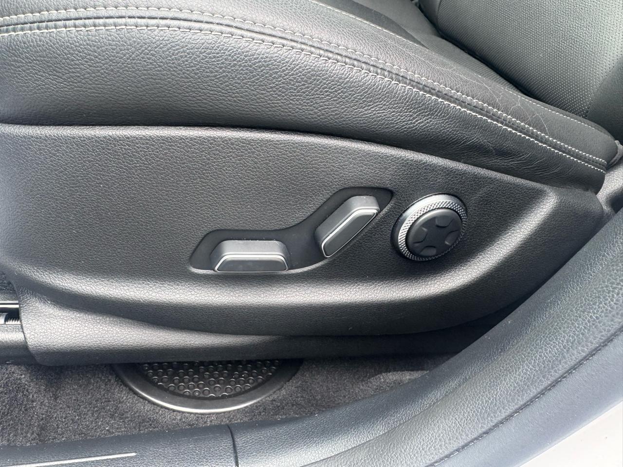 Genesis GV70 2.5T Select AWD 2023