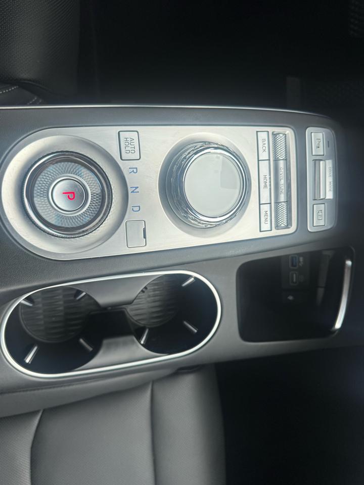 Genesis GV70 2.5T Select AWD 2023