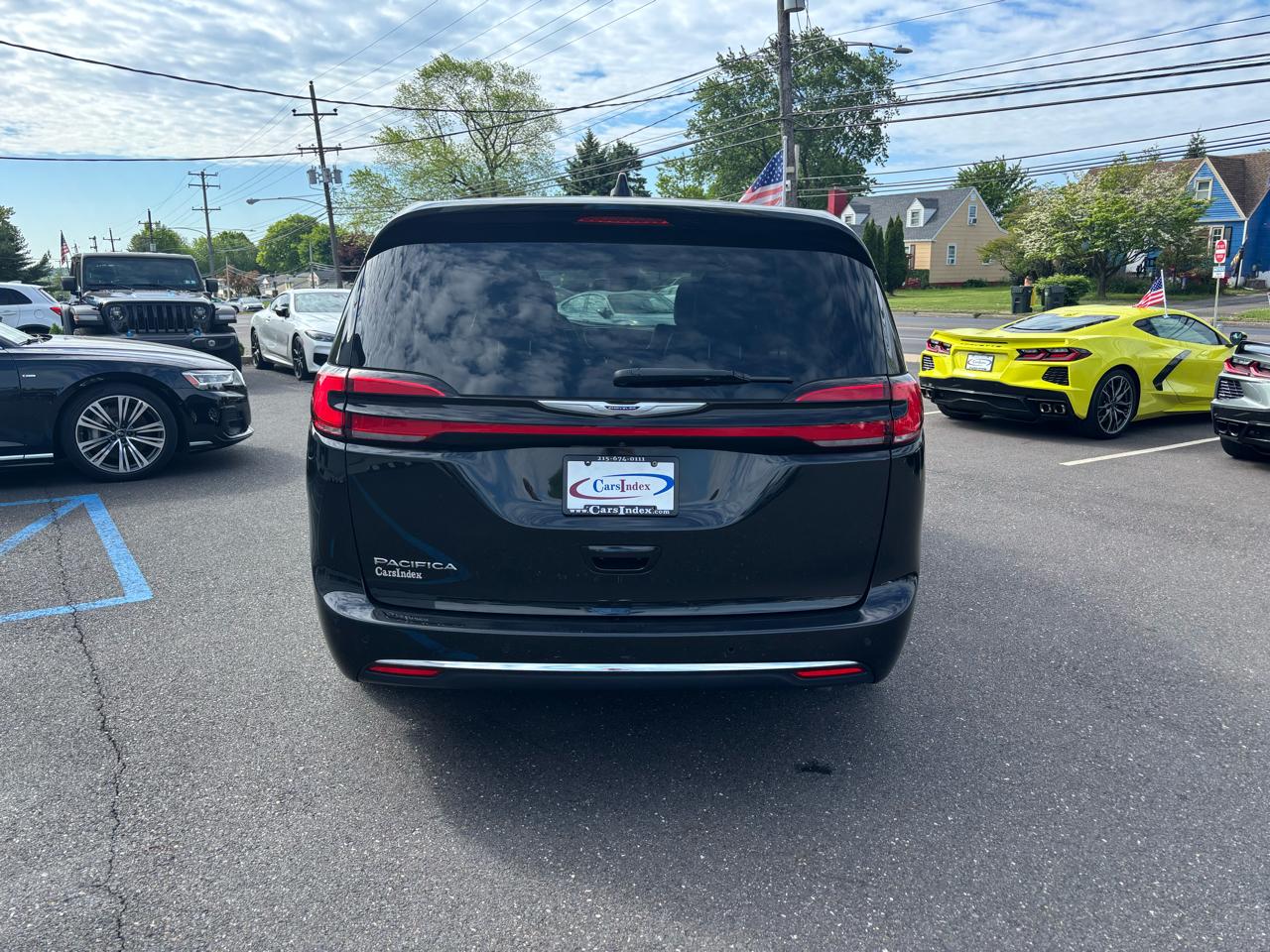 Chrysler Pacifica Touring L FWD 2023