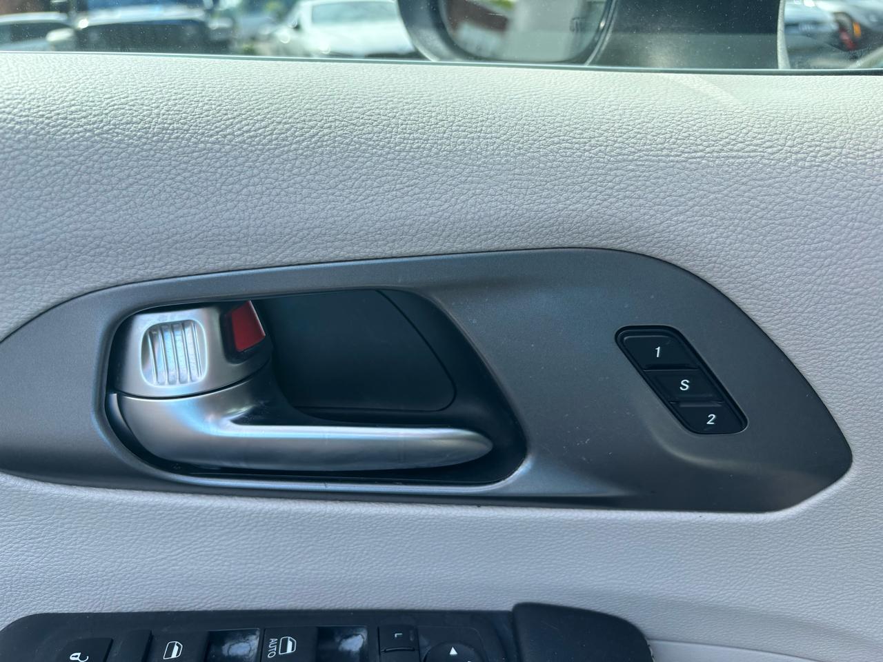 Chrysler Pacifica Touring L FWD 2023