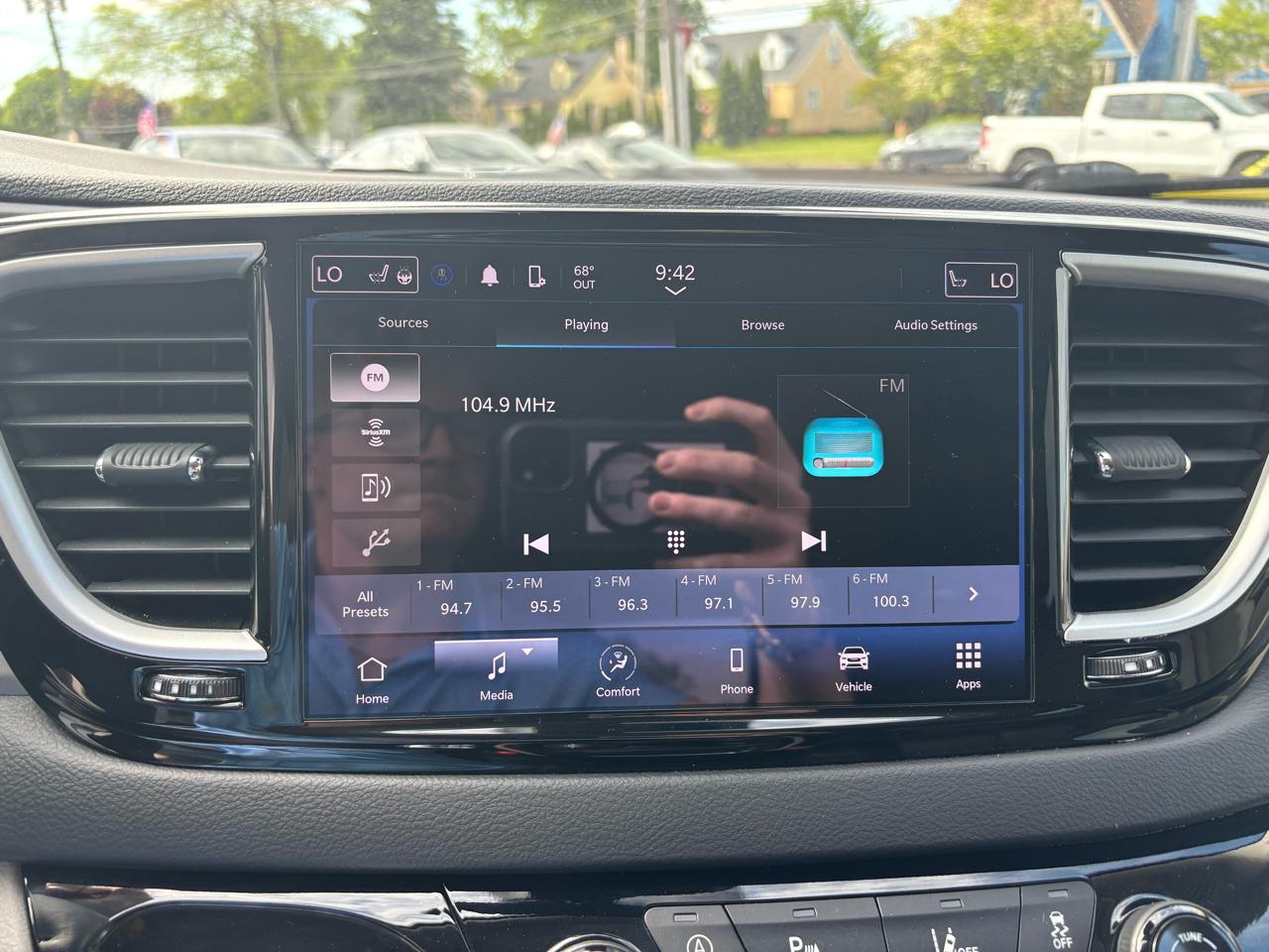 Chrysler Pacifica Touring L FWD 2023