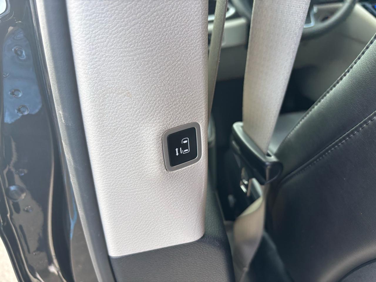 Chrysler Pacifica Touring L FWD 2023