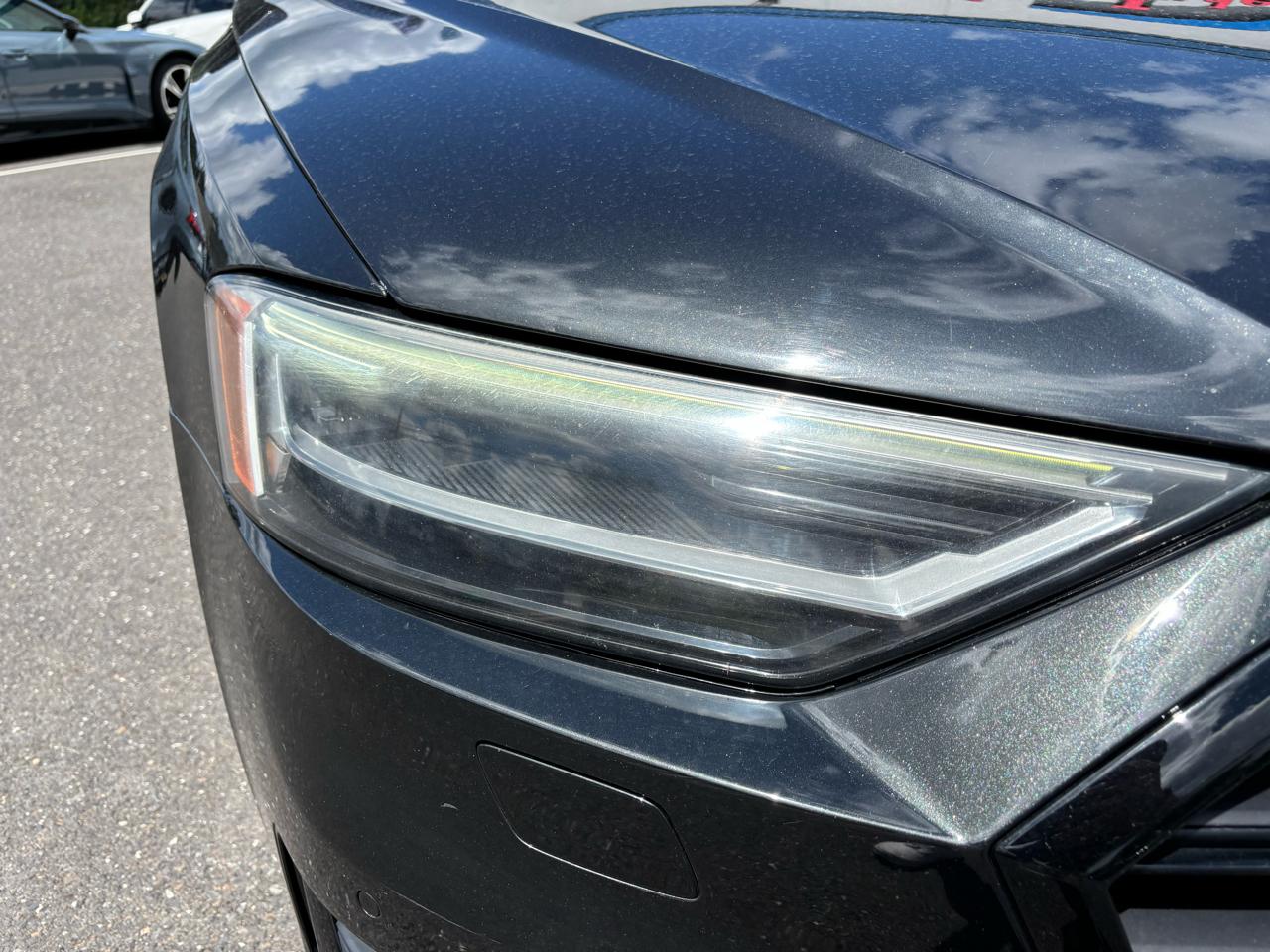 Audi A8  2021