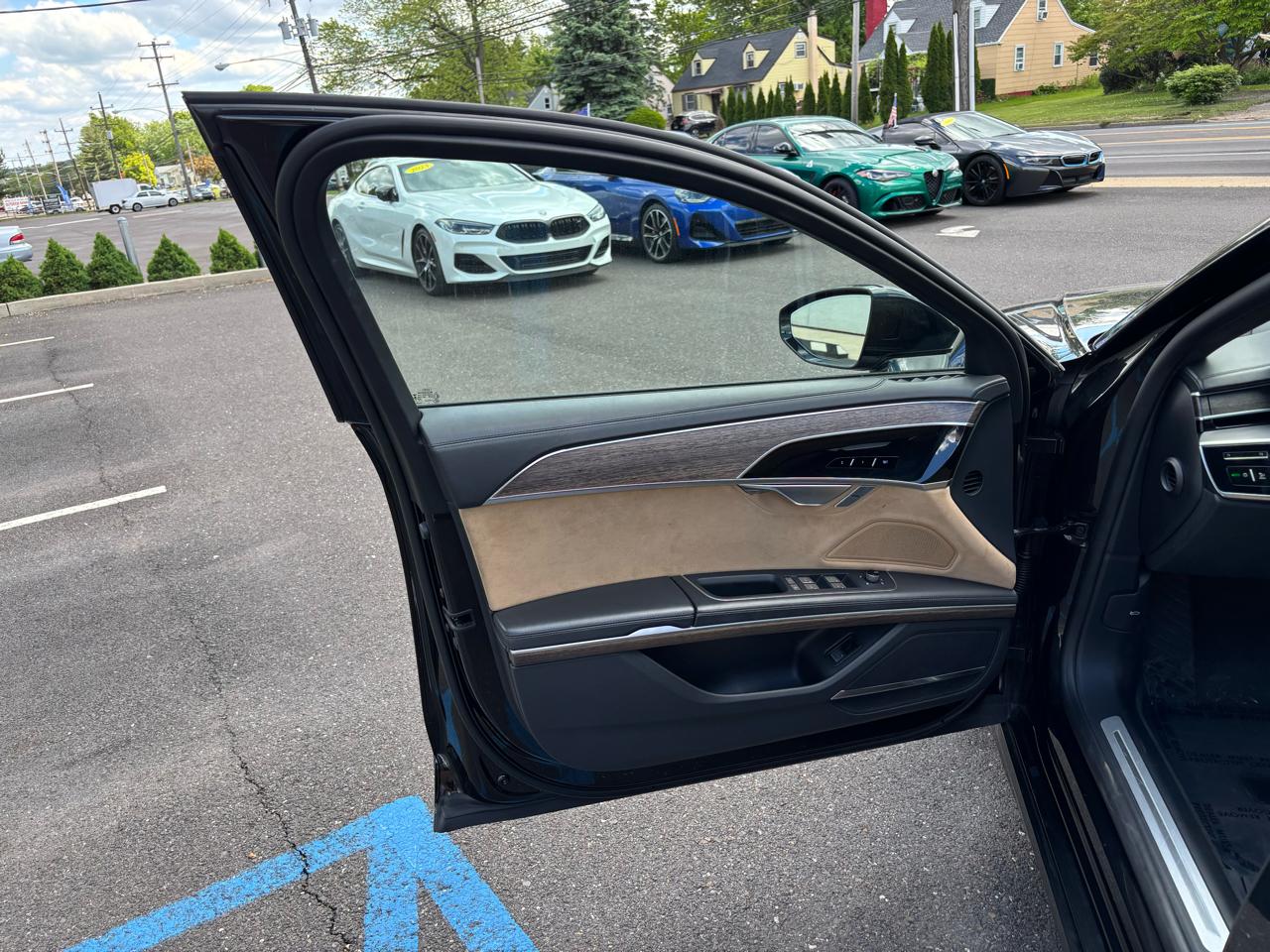 Audi A8  2021