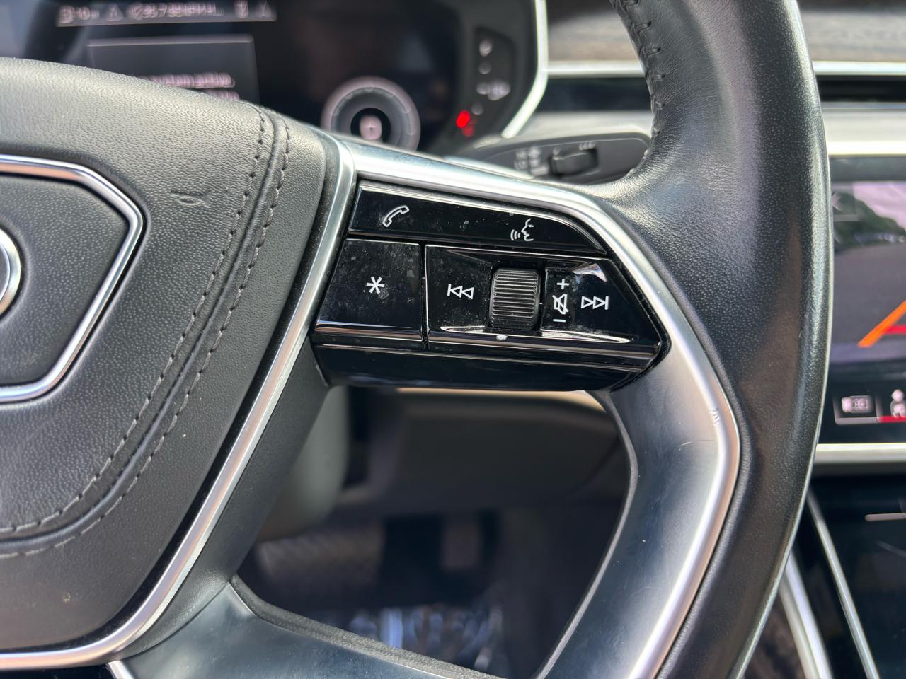 Audi A8  2021