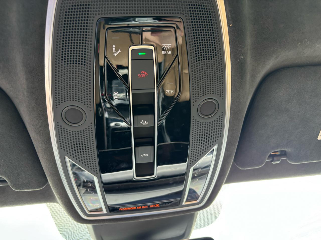 Audi A8  2021
