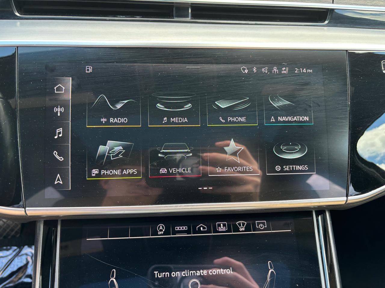 Audi A8  2021
