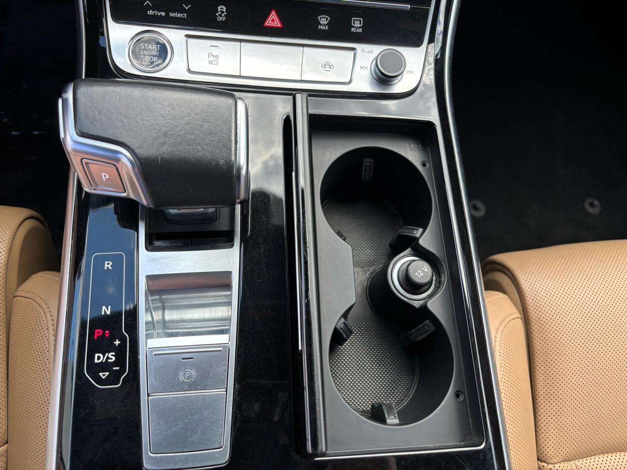 Audi A8  2021
