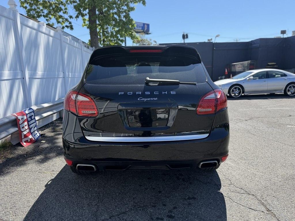 Porsche Cayenne  2012