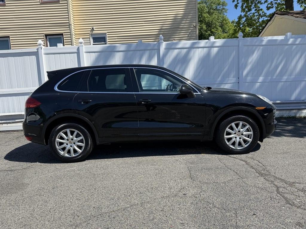 Porsche Cayenne  2012