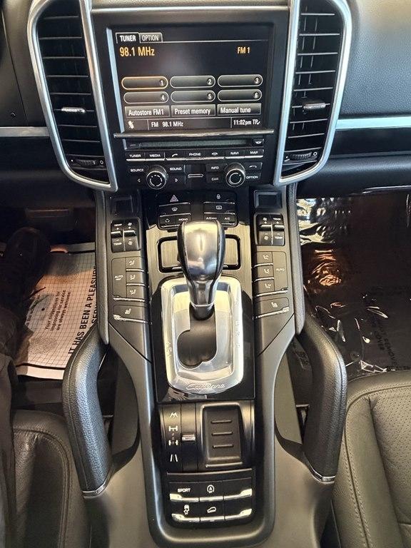 Porsche Cayenne  2012