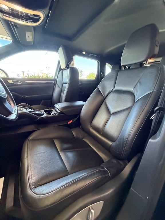 Porsche Cayenne  2012