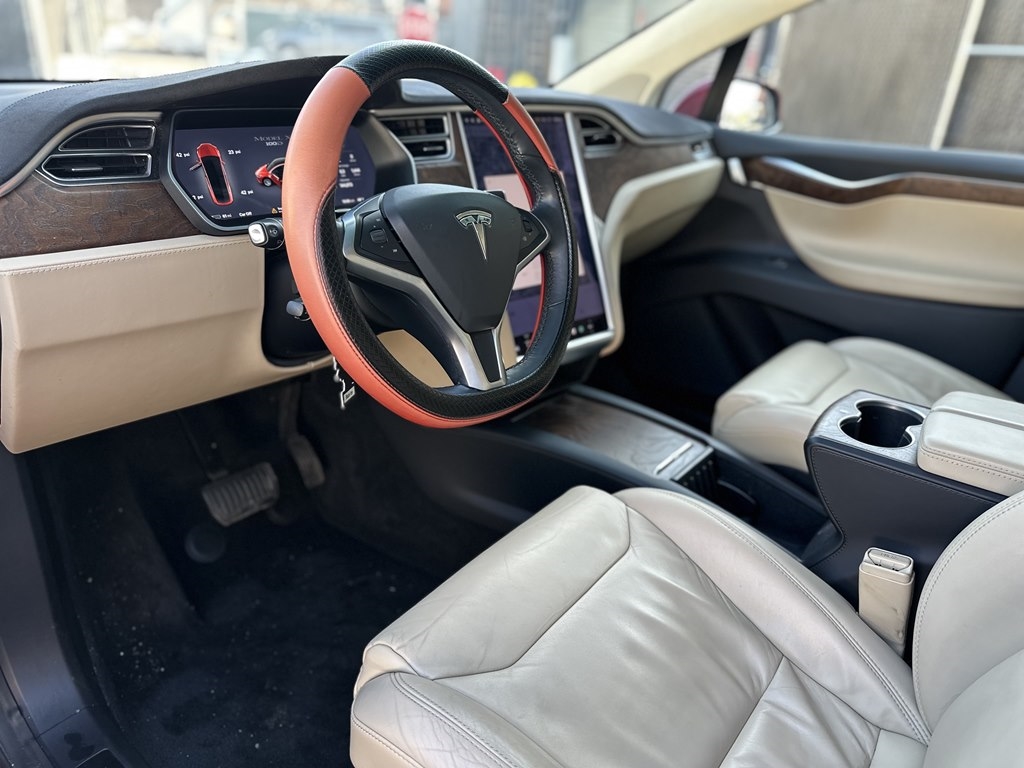 Tesla Model X  2017