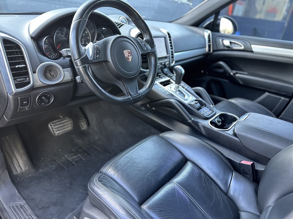 Porsche Cayenne  2013