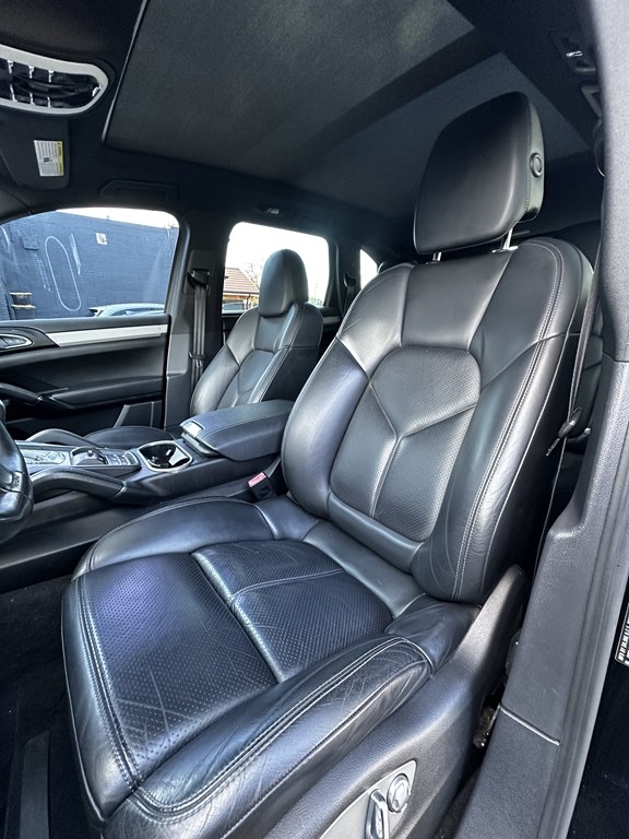 Porsche Cayenne  2013
