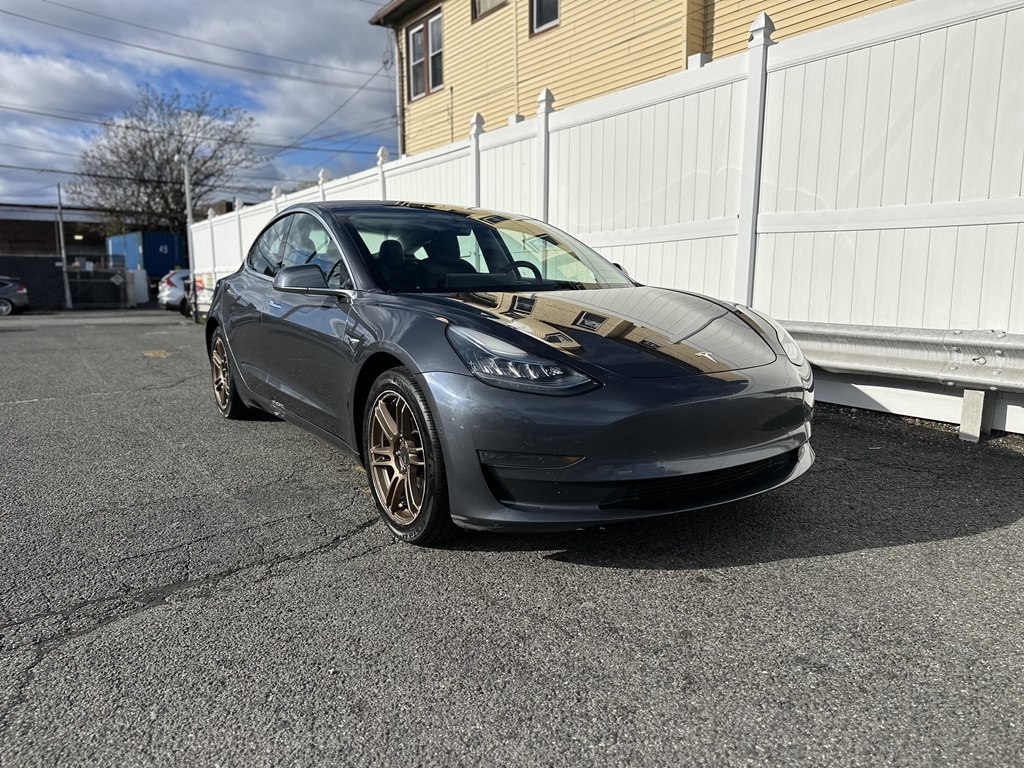 Tesla Model 3  2020