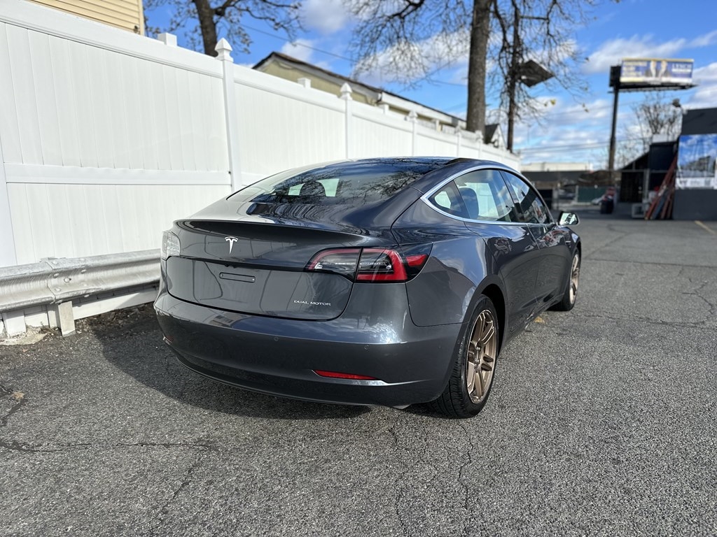 Tesla Model 3  2020