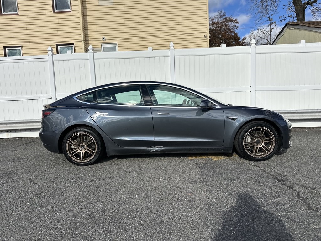 Tesla Model 3  2020
