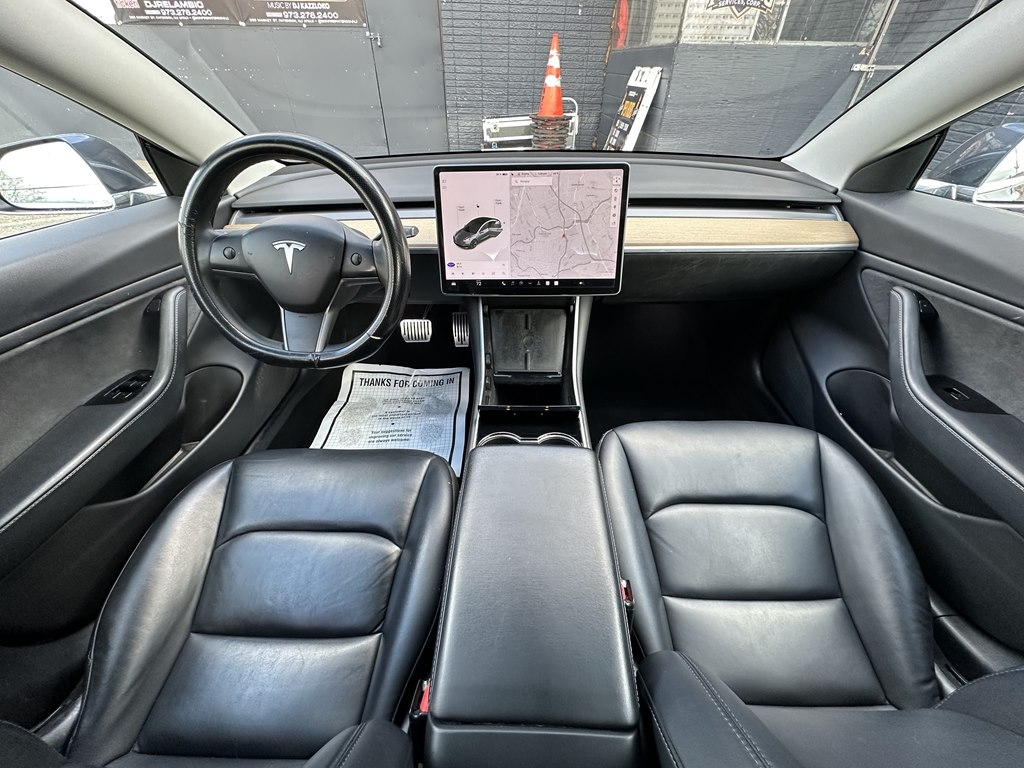 Tesla Model 3  2020