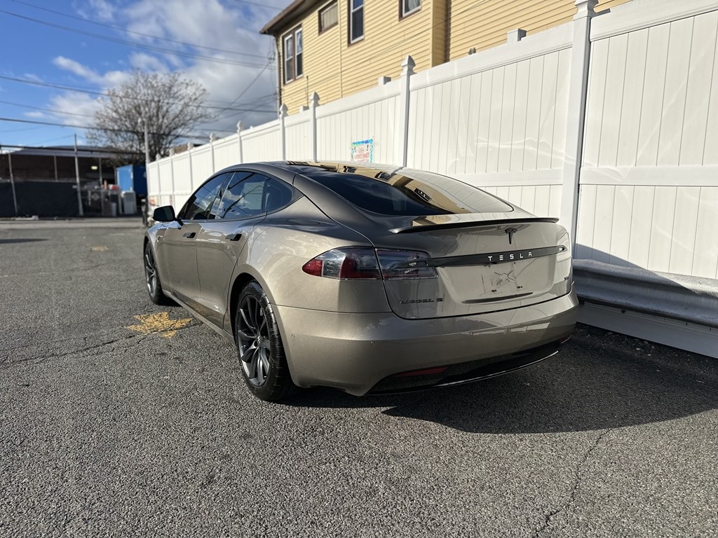 Tesla Model S  2016