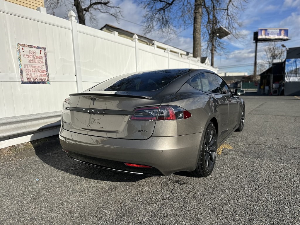 Tesla Model S  2016