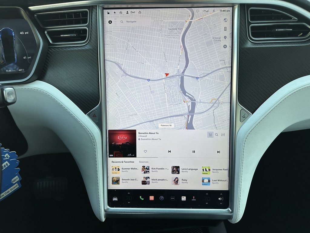 Tesla Model X  2017