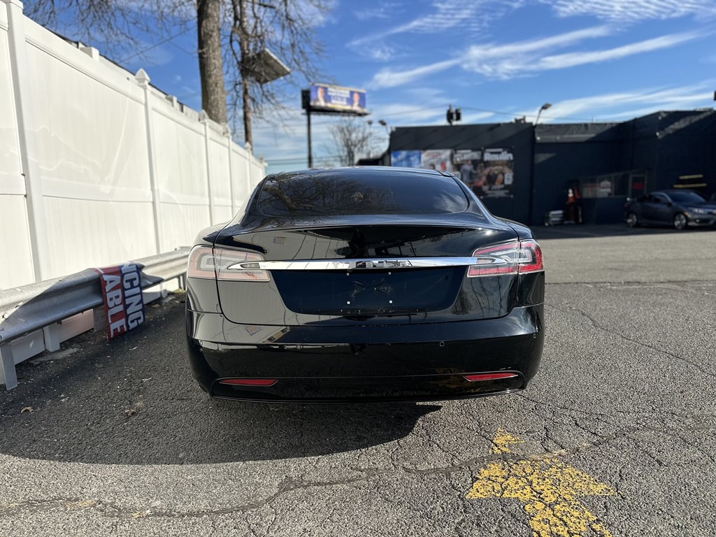 Tesla Model S  2018