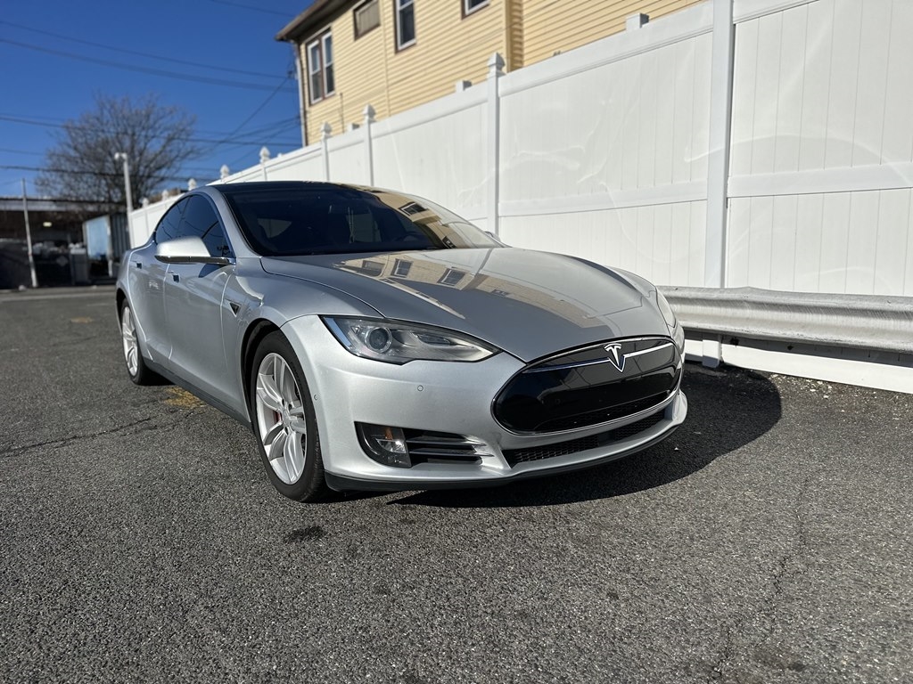 Tesla Model S  2015