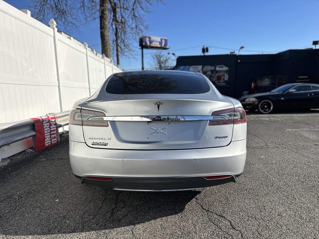 Tesla Model S  2015