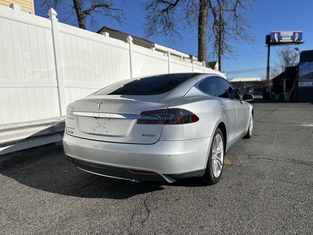 Tesla Model S  2015