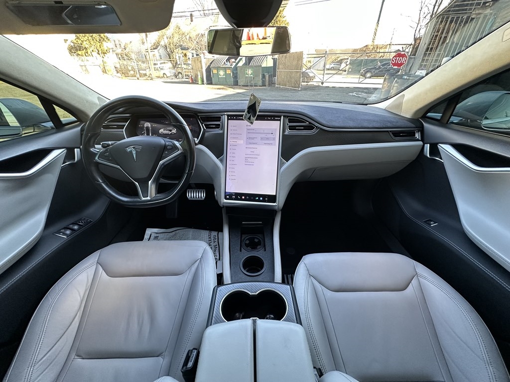Tesla Model S  2015