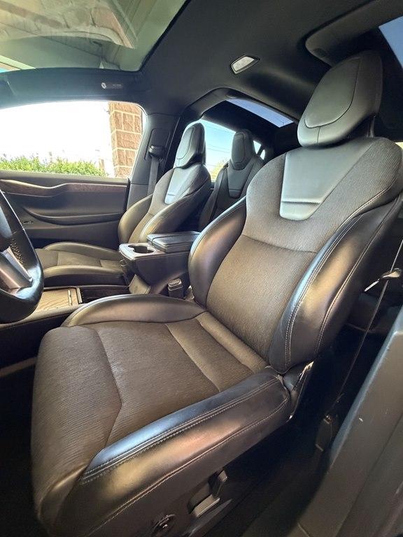 Tesla Model X  2016