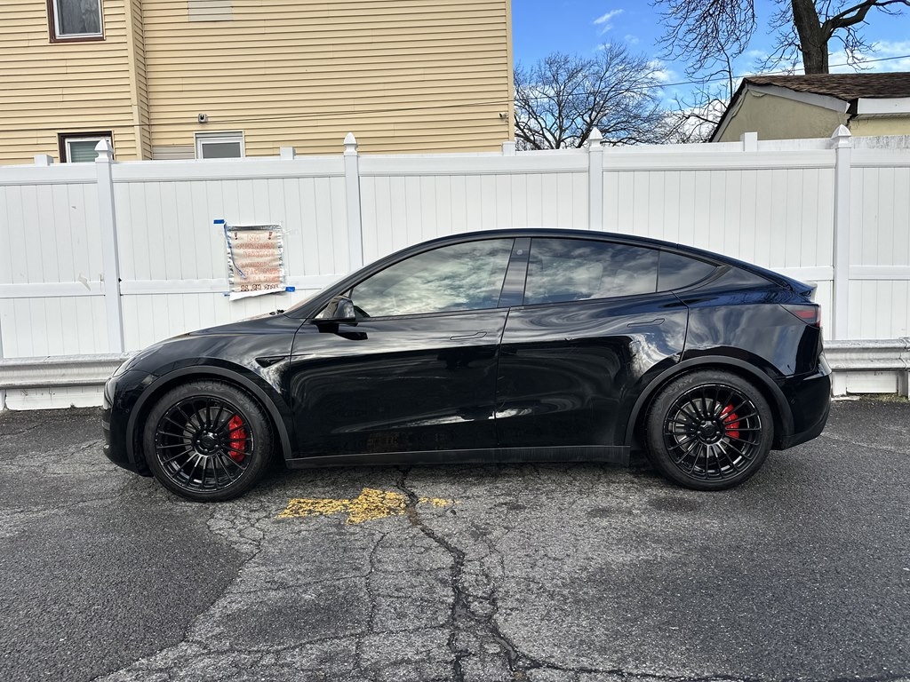 Tesla Model Y  2021