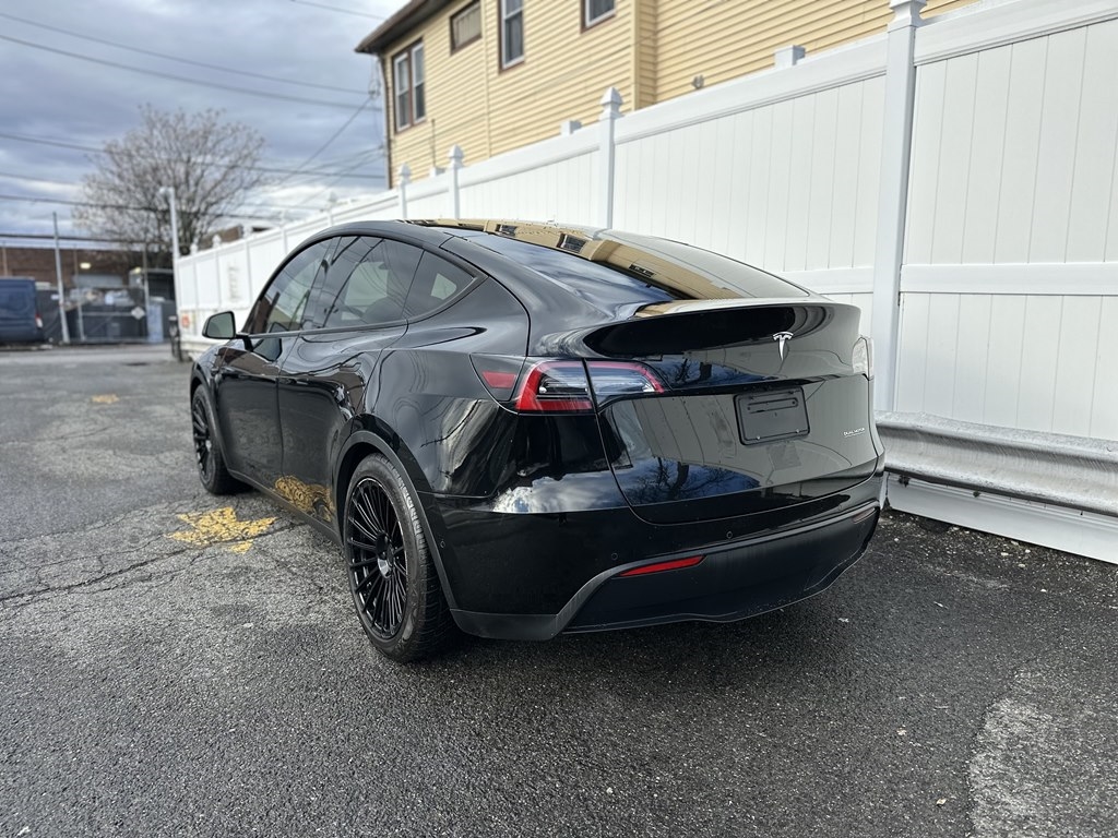 Tesla Model Y  2021