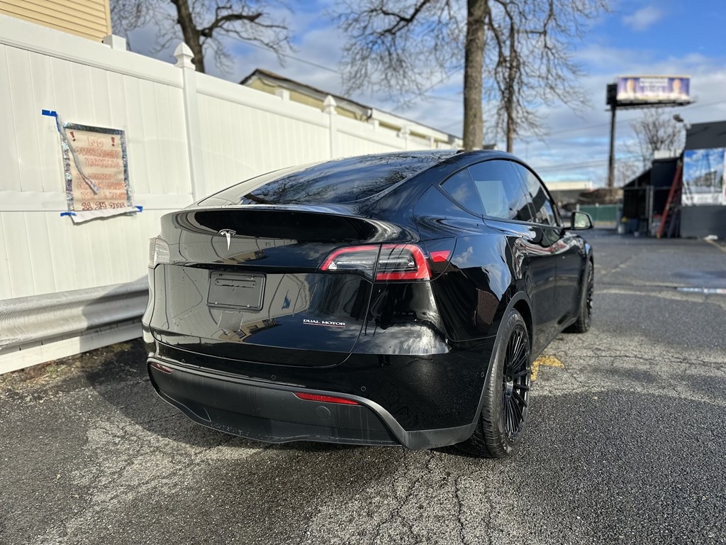Tesla Model Y  2021