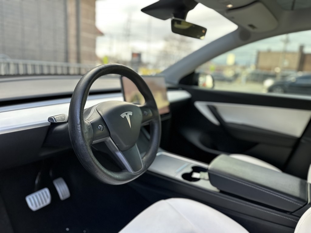 Tesla Model Y  2021