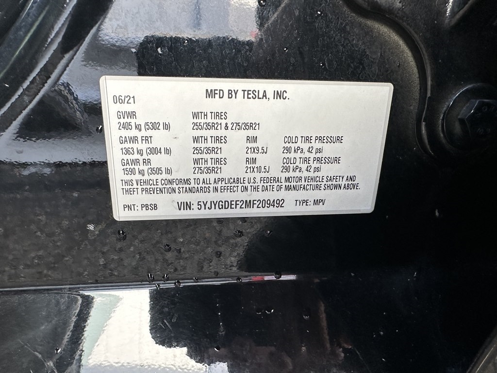Tesla Model Y  2021