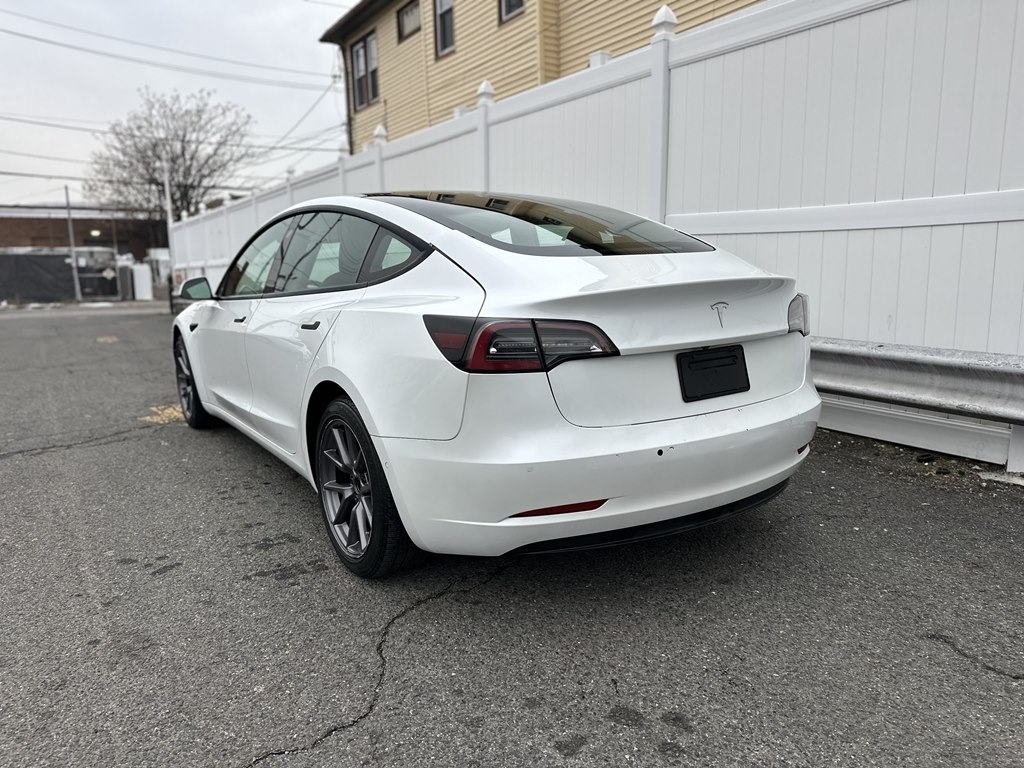 Tesla Model 3  2021