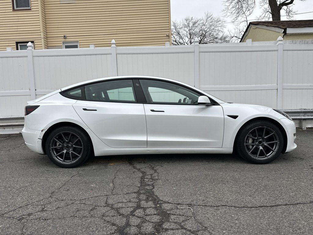 Tesla Model 3  2021