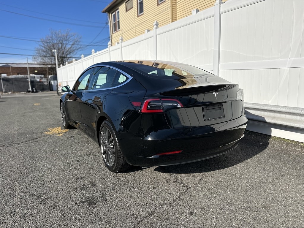 Tesla Model 3  2019