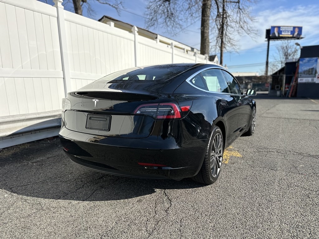 Tesla Model 3  2019