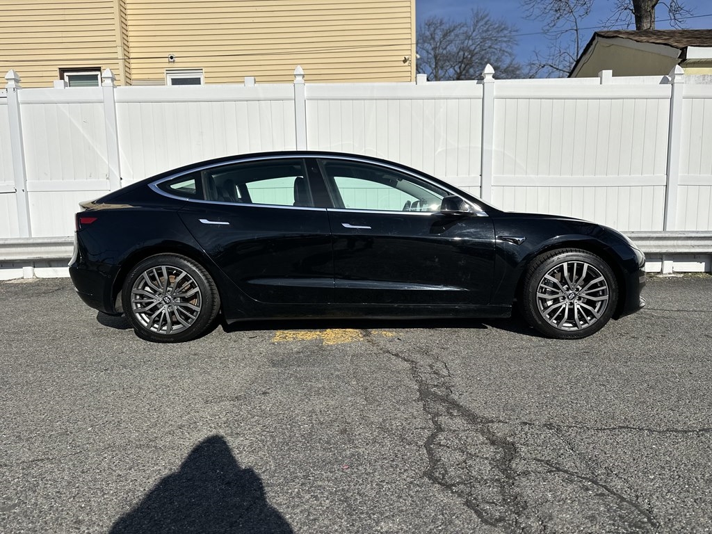Tesla Model 3  2019