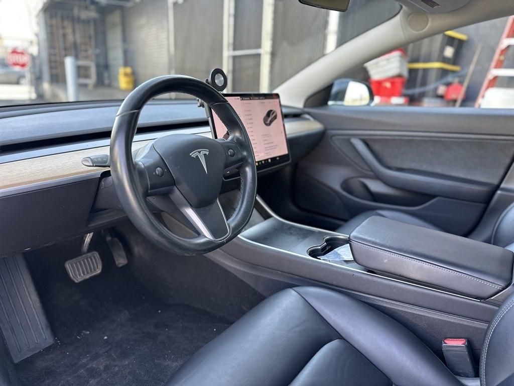 Tesla Model 3  2019